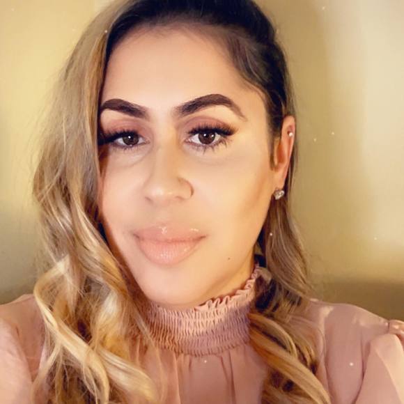 Meet your Posher, Shea - Picture 1 of 1